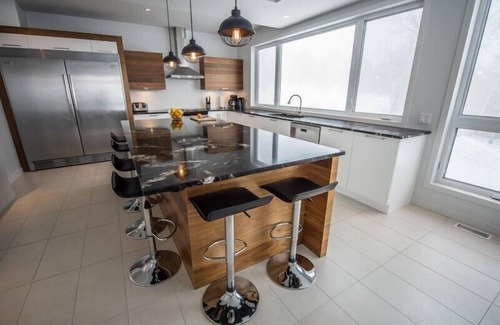 Petite-Riviere-Saint-Francois Cottage | Le Zenyte - Beautiful Chalet