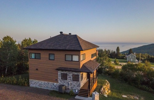 Petite-Riviere-Saint-Francois Cottage | Le Zenyte - Beautiful Chalet