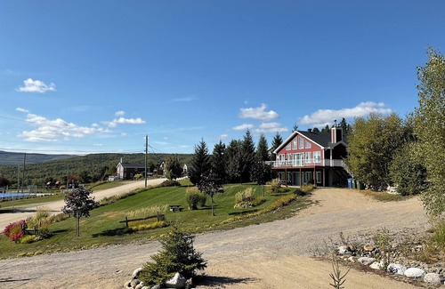 Petite-Riviere-Saint-Francois Ski Chalet | Les Chalets Sympathiques (unité du Haut) - Close to Le Massif de Charlevoix!