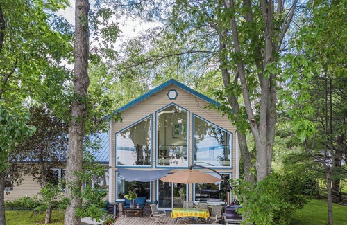 Saint-Georges-de-Clarenceville Ski Chalet | Lake Champlain Oasis