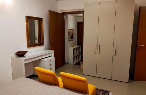 Imola Apartment | Ca' Spadoni, centro storico, piano terra, ingresso indipendente, teatro, parcheggio,