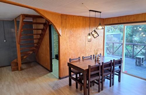 Valdivia House | Cabaña Acogedora con Vista al Río Valdivia, Niebla