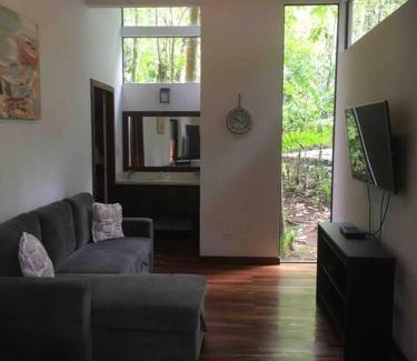 Playa Agujas Villa | Cabaña Bosquemar 1