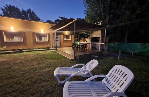 Partido de Brandsen House | Cabaña Distinto Tiempo (Estación Gomez-Brandsen)