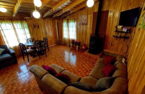 Copey Ski Chalet | Cabaña Emperador – The place for QUETZALS lovers!