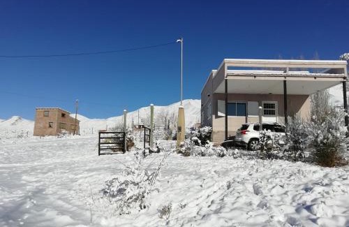 Las Vegas Ski Chalet | Cabaña moderna con desayuno y blanco en Valle del Sol Potrerillos