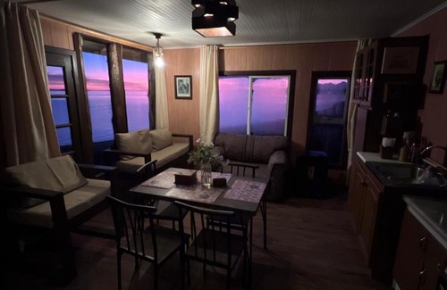 Lenca House | Cabaña para 3 un ambiente orilla de playa Patagonia carretera Austral