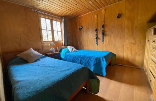 Los Azules House | Cabaña Rústica en el Corazón de la Montaña