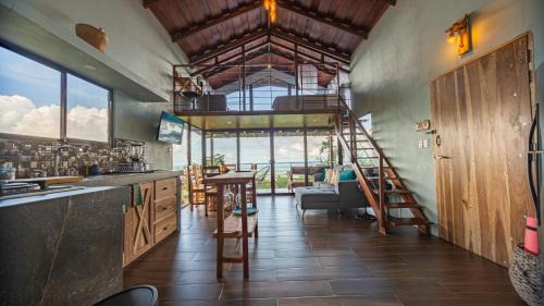Penas Blancas House | Cabañas Caeli, La Perezosa, La Fortuna Rainforest Glass Cabin w Amazing Views