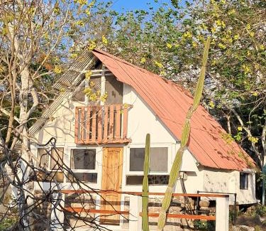 Puerto Baquerizo Moreno House | Cabañas Don Jorge - Cabaña Española