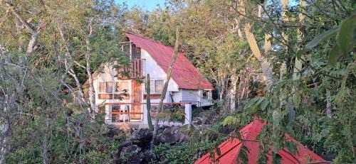 Puerto Baquerizo Moreno House | Cabañas Don Jorge - Cabaña Española