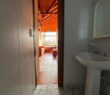 Macrozona Bahia Redonda y Primeros Faldeos Cabin | Cabañas Nevis, excelente ubicación