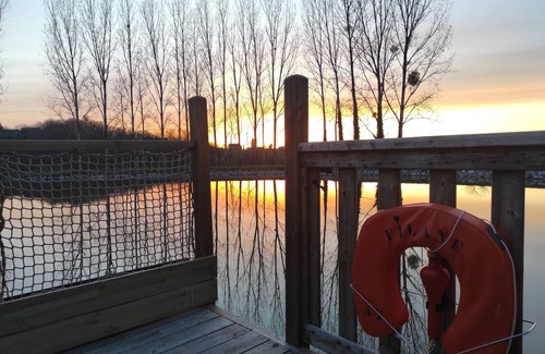 Saint-Germain-les-Vergnes Cabin | Cabane sur Pilotis au Dessus de L'étang, Déconnexion et Cocooning Assuré !