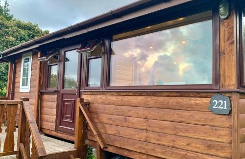 Bronaber House | Caban Marjie