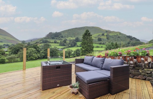 Dinas Mawddwy Cottage | CABAN TIRION, romantic, with hot tub in Dolgellau
