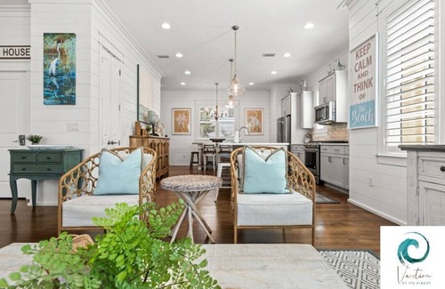 Lakeside at Blue Mountain Beach House | Cabana Banana - Pet Friendly/4 Bikes/6-Seater Golf Cart
