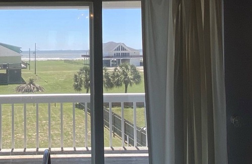 Crystal Beach House | Cabana Che 2 Bedroom Home by RedAwning