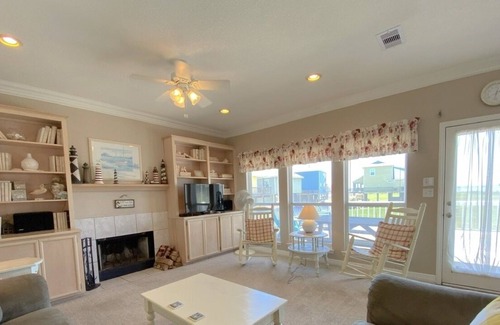 Crystal Beach House | Cabana Che 2 Bedroom Home by RedAwning
