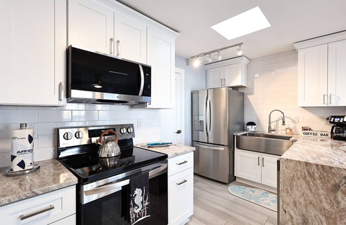Siesta Key Cottage | Cabana Cottage Across street from Beach and Heated Pool