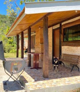 Santo Antonio do Pinhal Ski Chalet | Cabana do lago