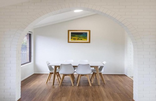 Yamba House | Cabana Feliz Yamba, Pet Friendly Cottage