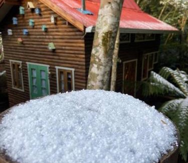 Sao Francisco de Paula Ski Chalet | Cabana Lara, com lareira e muito estilo.