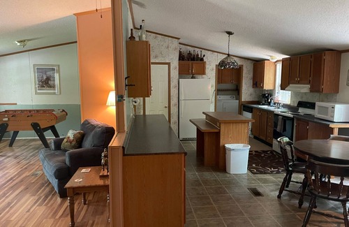 Moneta House | Cabana Too