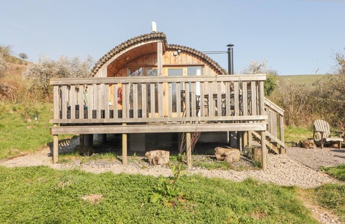 Bedwas Trethomas & Machen Cottage | CABANAU BACH, pet friendly, character holiday cottage in Bedwas
