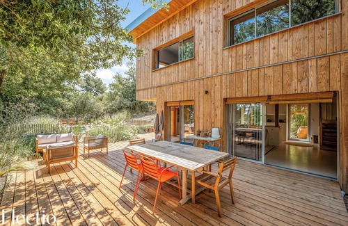 La Roque-d'Antheron House | Cabane d’Ismou | Pool & Wood Design