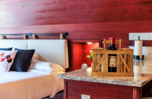 Fredericksburg Hotel | Cabernet Wine Barrel Cabin