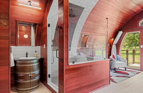 Fredericksburg Hotel | Cabernet Wine Barrel Cabin