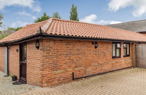 Gissing Cottage | Cabin ∙ 1 bedroom ∙ 2 guests