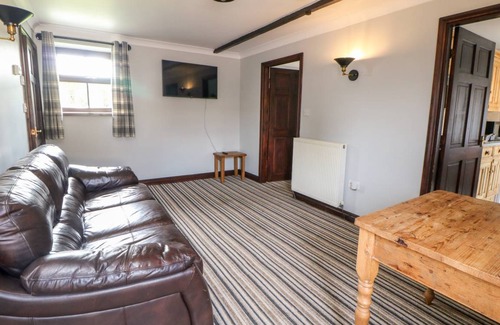 Over Haddon Cottage | Cabin ∙ 1 bedroom ∙ 2 guests