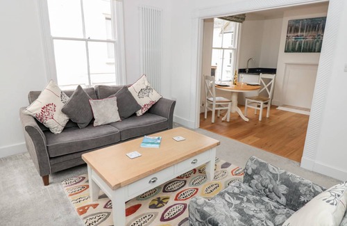 Dartmouth Cottage | Cabin ∙ 1 bedroom ∙ 2 guests