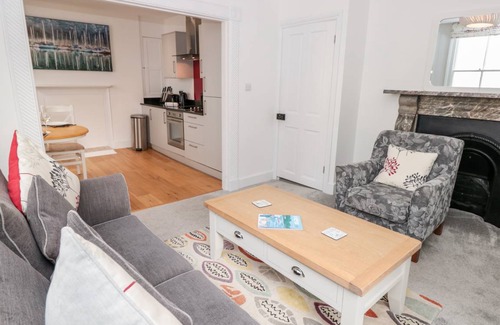 Dartmouth Cottage | Cabin ∙ 1 bedroom ∙ 2 guests