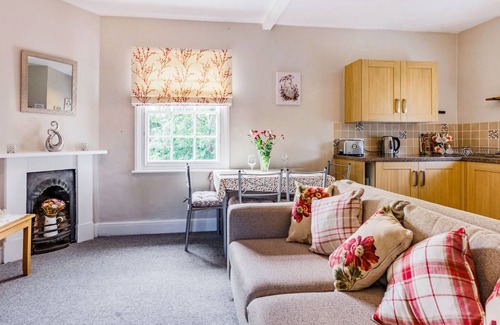Craven Arms Cottage | Cabin ∙ 1 bedroom ∙ 2 guests