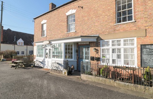 Dursley Cottage | Cabin ∙ 1 bedroom ∙ 2 guests