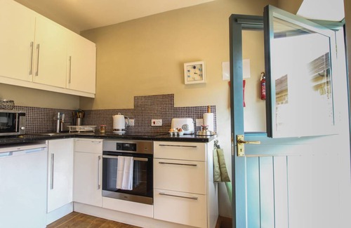 Farlow Cottage | Cabin ∙ 1 bedroom ∙ 2 guests