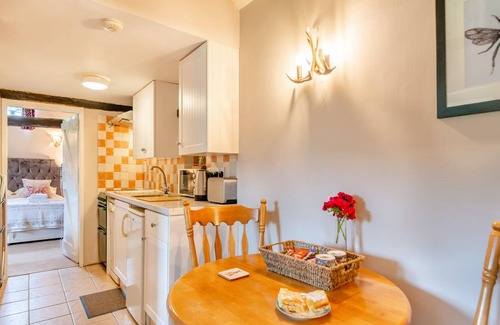 Easterside Cottage | Cabin ∙ 1 bedroom ∙ 2 guests
