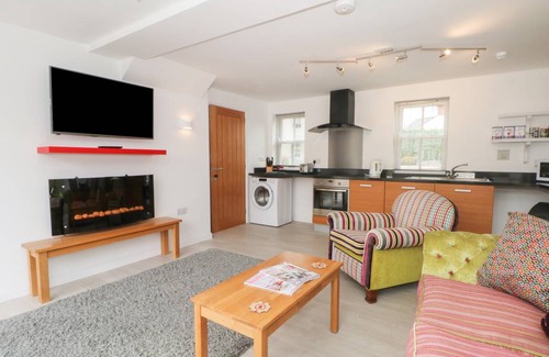 Holt Cottage | Cabin ∙ 1 bedroom ∙ 2 guests