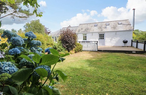 Carnon Downs Cottage | Cabin ∙ 1 bedroom ∙ 2 guests