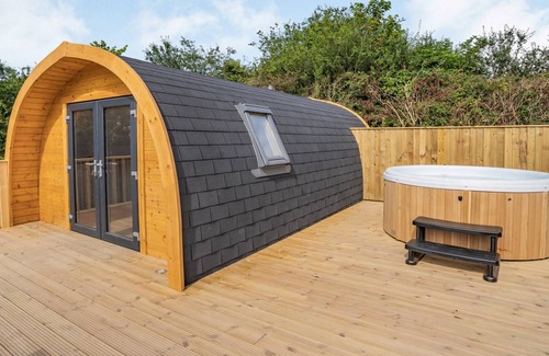 Tan-y-groes Cottage | Cabin ∙ 1 bedroom ∙ 4 guests