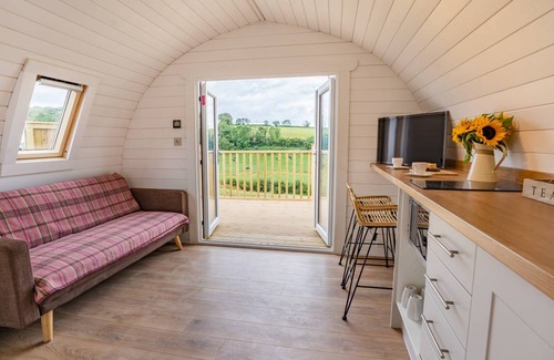 Tan-y-groes Cottage | Cabin ∙ 1 bedroom ∙ 4 guests