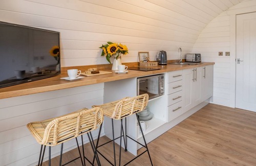Tan-y-groes Cottage | Cabin ∙ 1 bedroom ∙ 4 guests