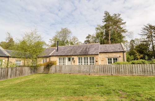 Guyzance Cottage | Cabin ∙ 1 bedroom ∙ 2 guests