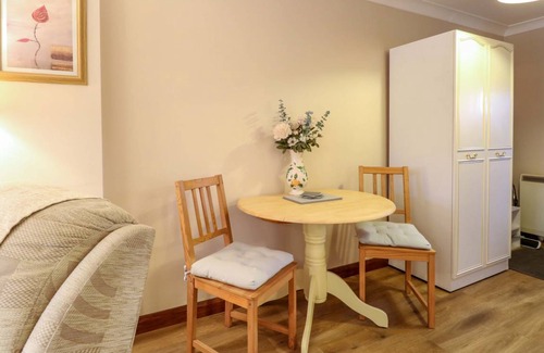 Wattisfield Cottage | Cabin ∙ 1 bedroom ∙ 2 guests