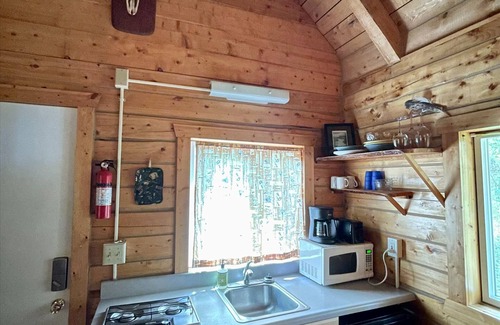 Cooper Landing Cabin | Cabin #1 Cooper Landing Fish Camp - Upper Kenai River Cabin Rental