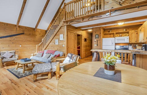 Stanardsville Cabin | Cabin #1 - Fantasy Hideaway