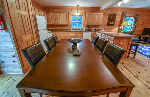 Lexington Cabin | Cabin 114, Luxury 6 bedroom, 3 bath cabin minutes from Downtown Lexington!