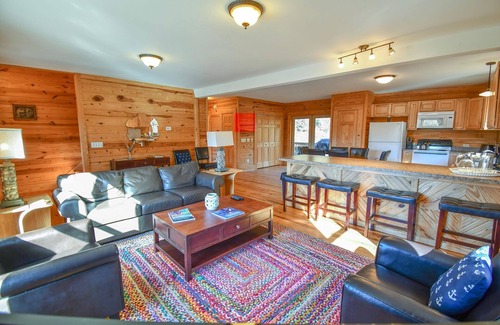 Lexington Cabin | Cabin 115, Luxury 6 bedroom, 3 bath cabin minutes from Downtown Lexington!